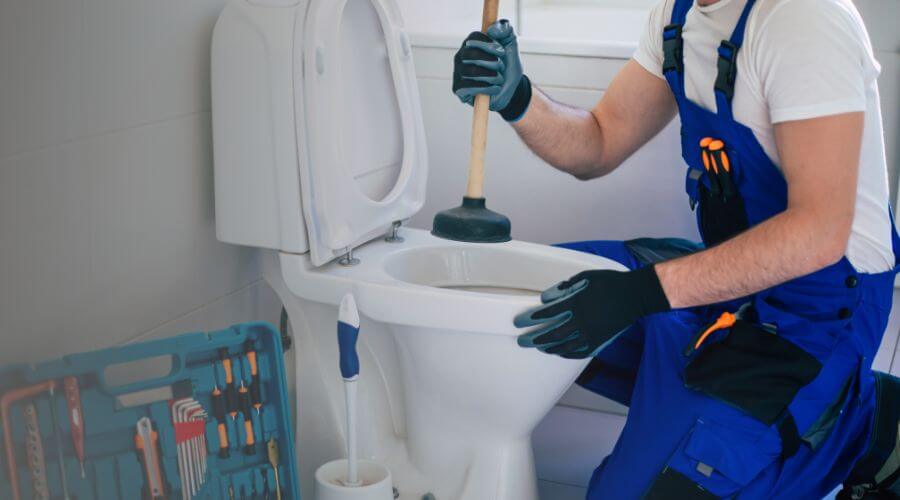 Local expert plumbing services in Wenden, AZ
